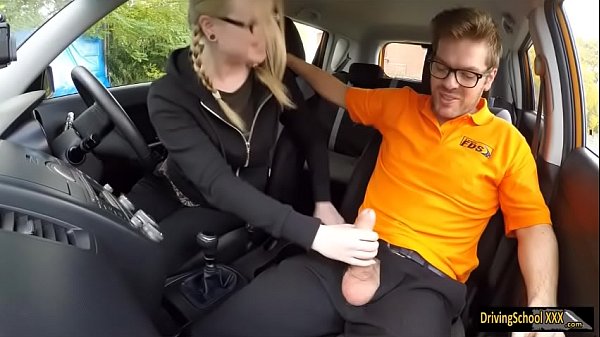 Pretty teen Satin Spank boned in the car