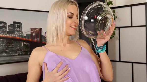 Blonde Babe Gets Off After Soaking Herself In Piss