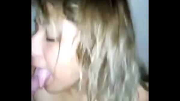 Prostituta Me deja orinar en su cara